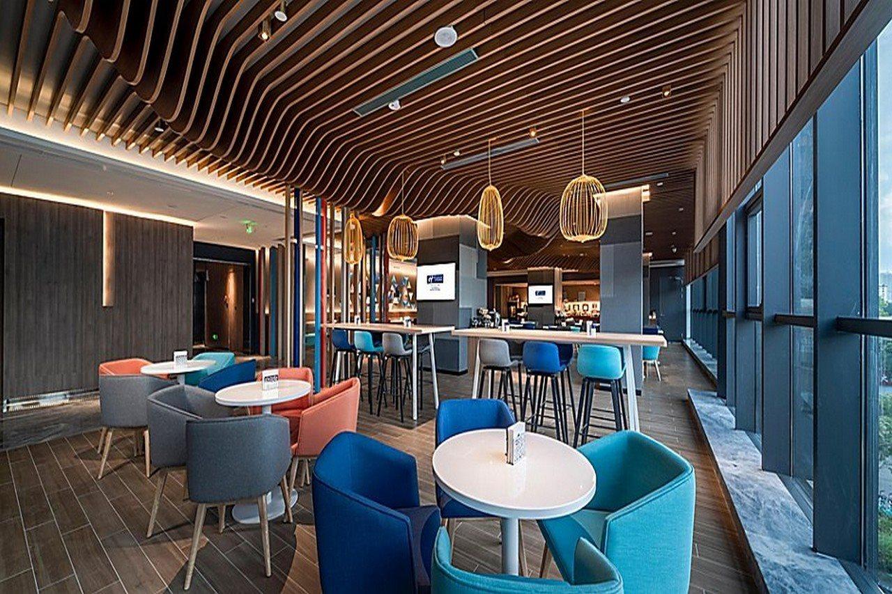 Holiday Inn Express Zhuhai Gongbei By Ihg Exteriör bild