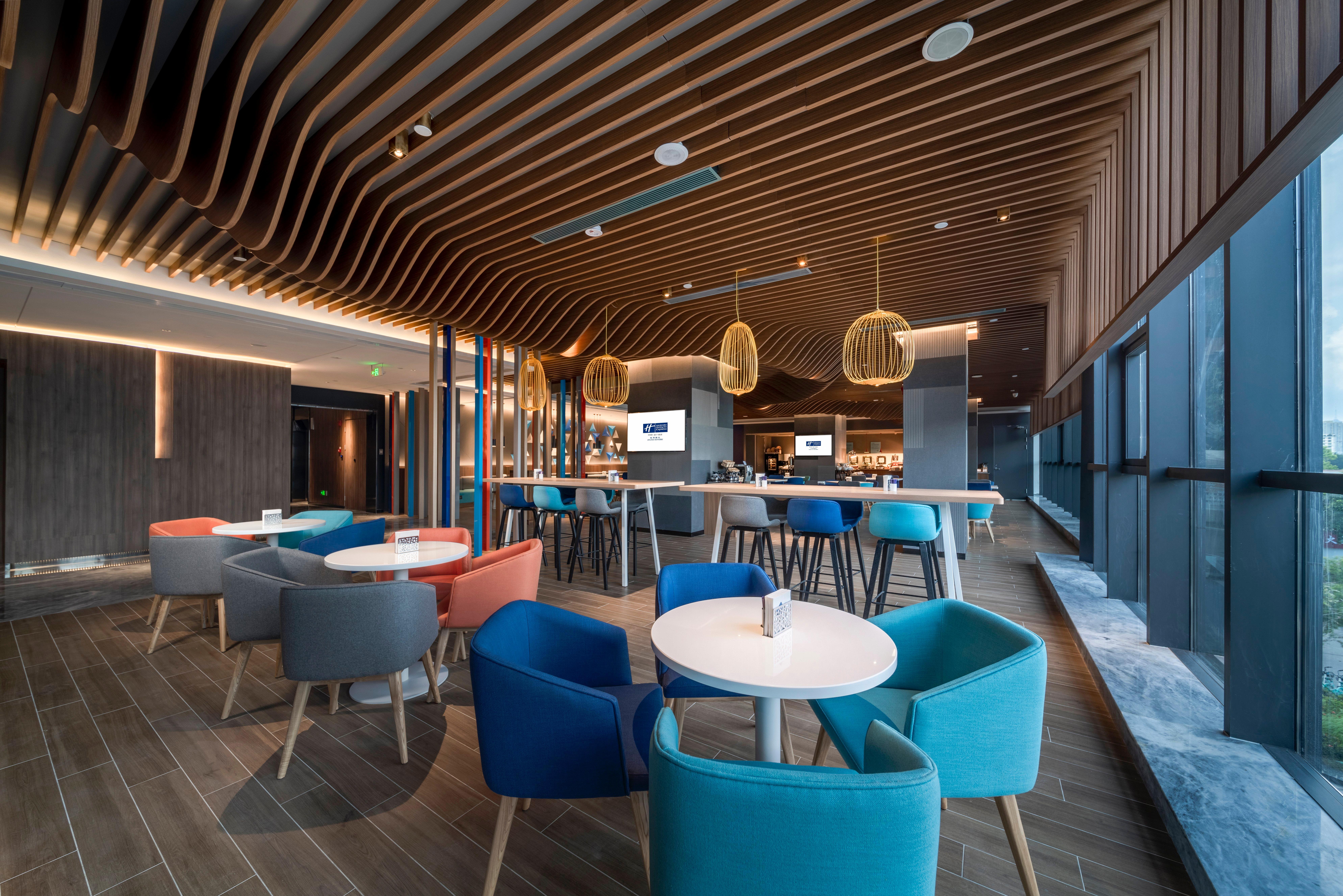 Holiday Inn Express Zhuhai Gongbei By Ihg Exteriör bild