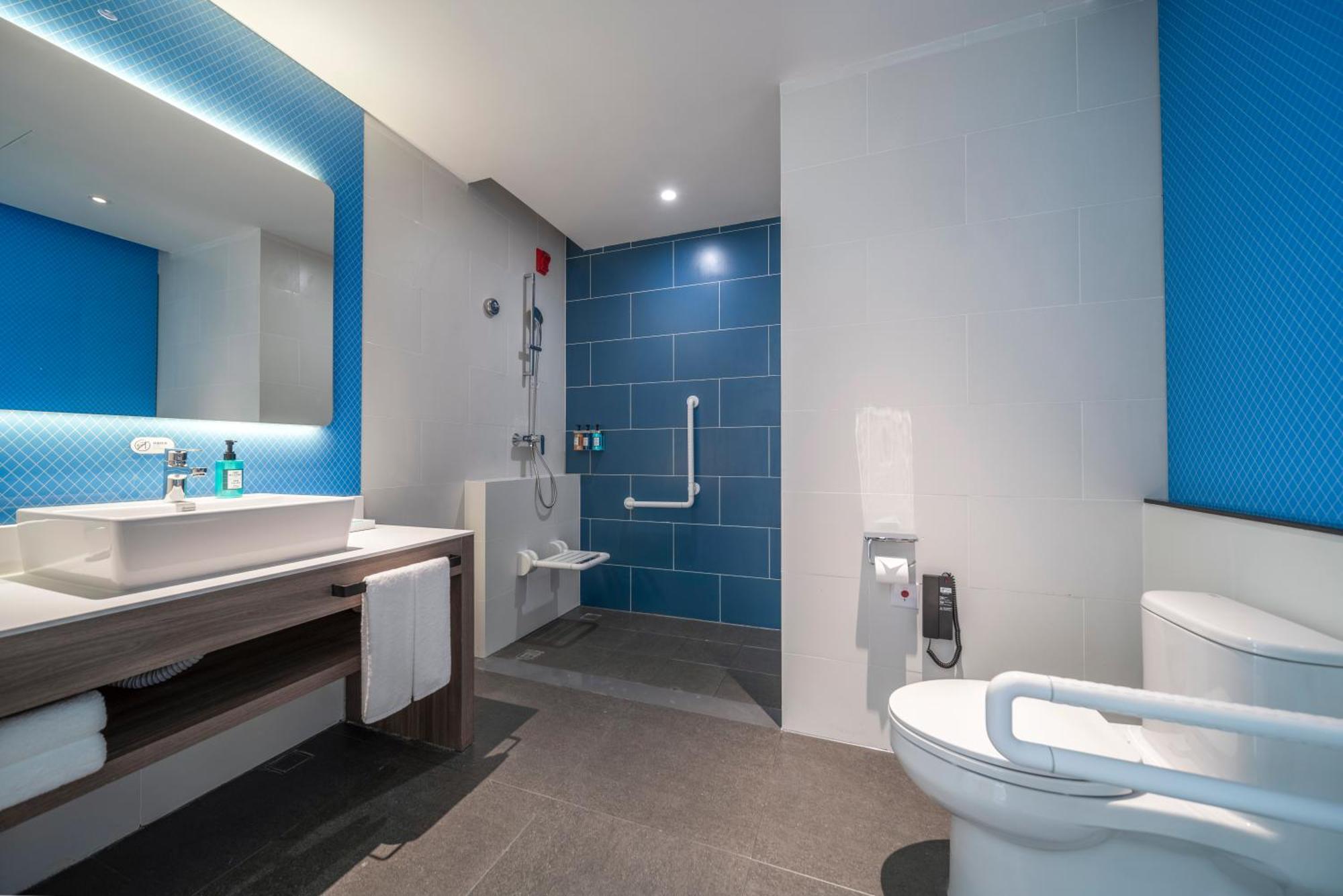 Holiday Inn Express Zhuhai Gongbei By Ihg Exteriör bild
