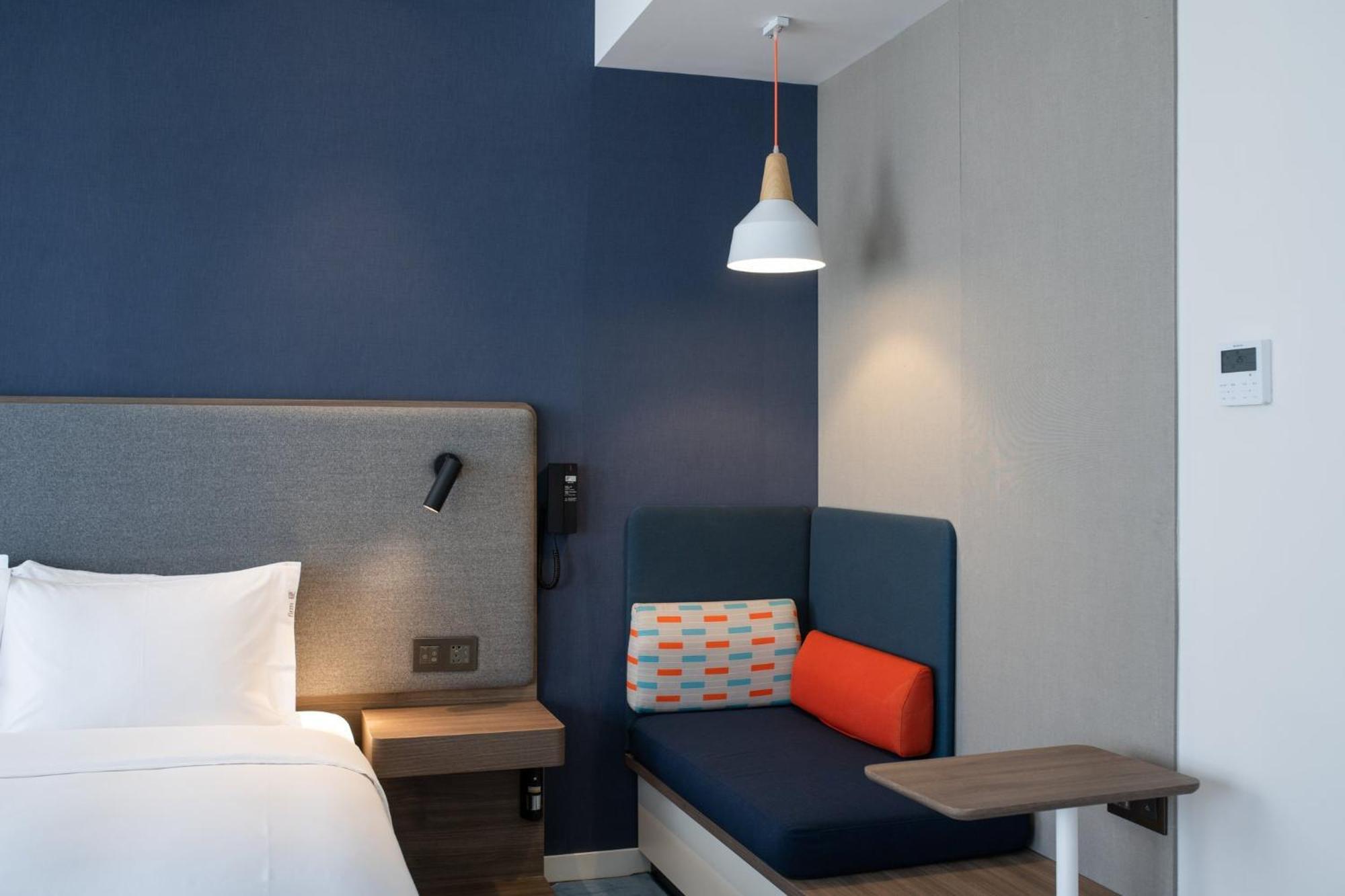 Holiday Inn Express Zhuhai Gongbei By Ihg Exteriör bild